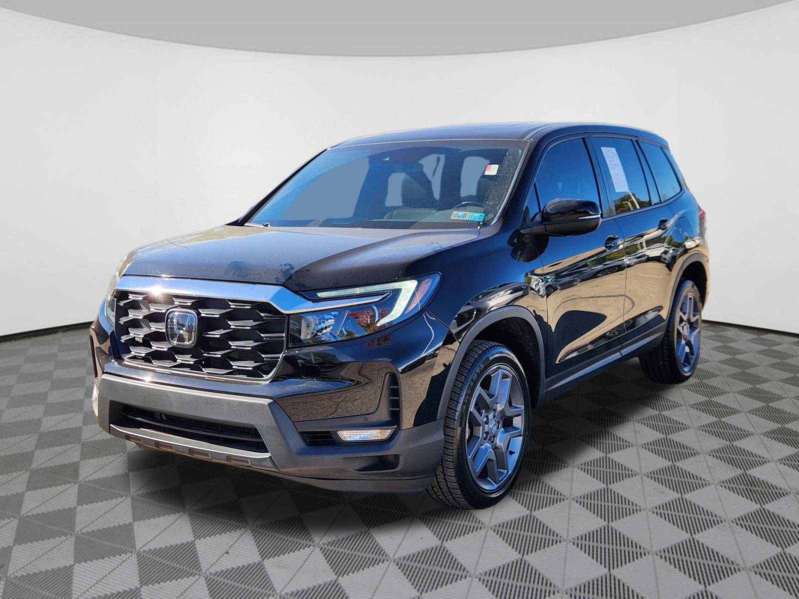 Certified 2023 Honda Passport EX-L image 2