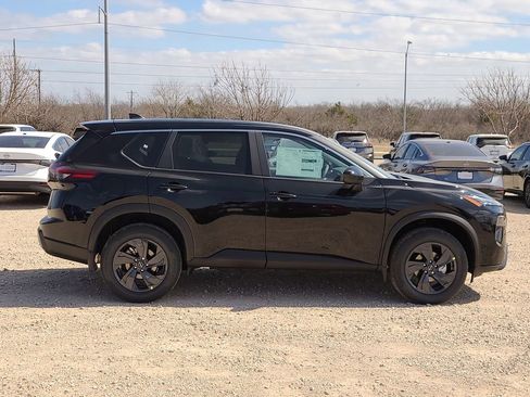 New 2026 Nissan Rogue SV FWD image 4
