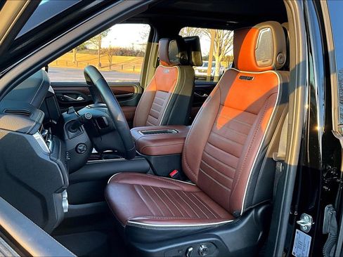 Used 2023 GMC Yukon Denali Ultimate image 25