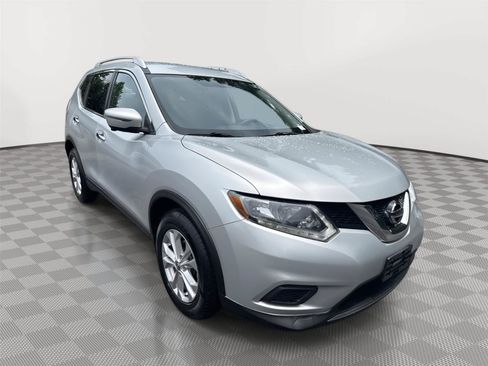 Used 2016 Nissan Rogue SV w/ SV Premium Package FWD image 4