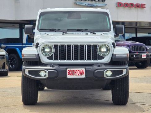Certified 2025 Jeep Wrangler Unlimited Sahara AWD/4WD image 2