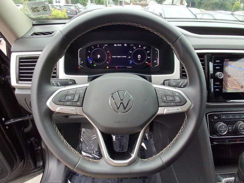 Used 2023 Volkswagen Atlas SEL AWD/4WD image 22