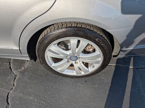 Used 2011 Mercedes-Benz C 300 Luxury image 14