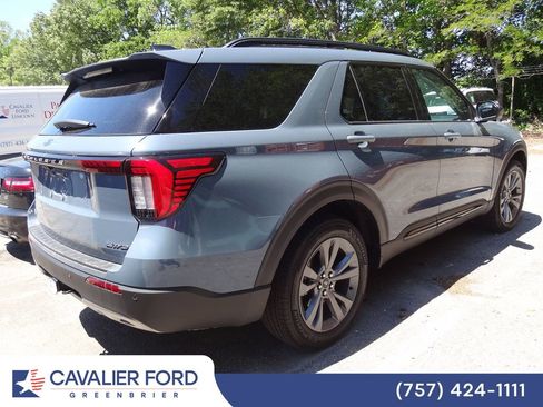 Used 2026 Ford Explorer Active w/ Active Comfort Package AWD/4WD image 4