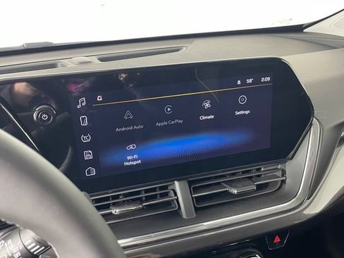 New 2026 Chevrolet Trax ACTIV w/ Sunroof Package FWD image 5