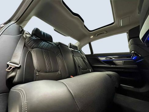 Used 2022 BMW 740i 740i Sedan 4D image 12