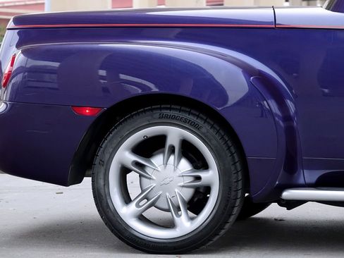 Used 2004 Chevrolet SSR w/ Preferred Equipment Group image 25