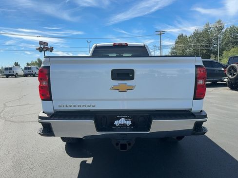 Used 2017 Chevrolet Silverado 2500 W/T w/ WT Convenience Package AWD/4WD image 4