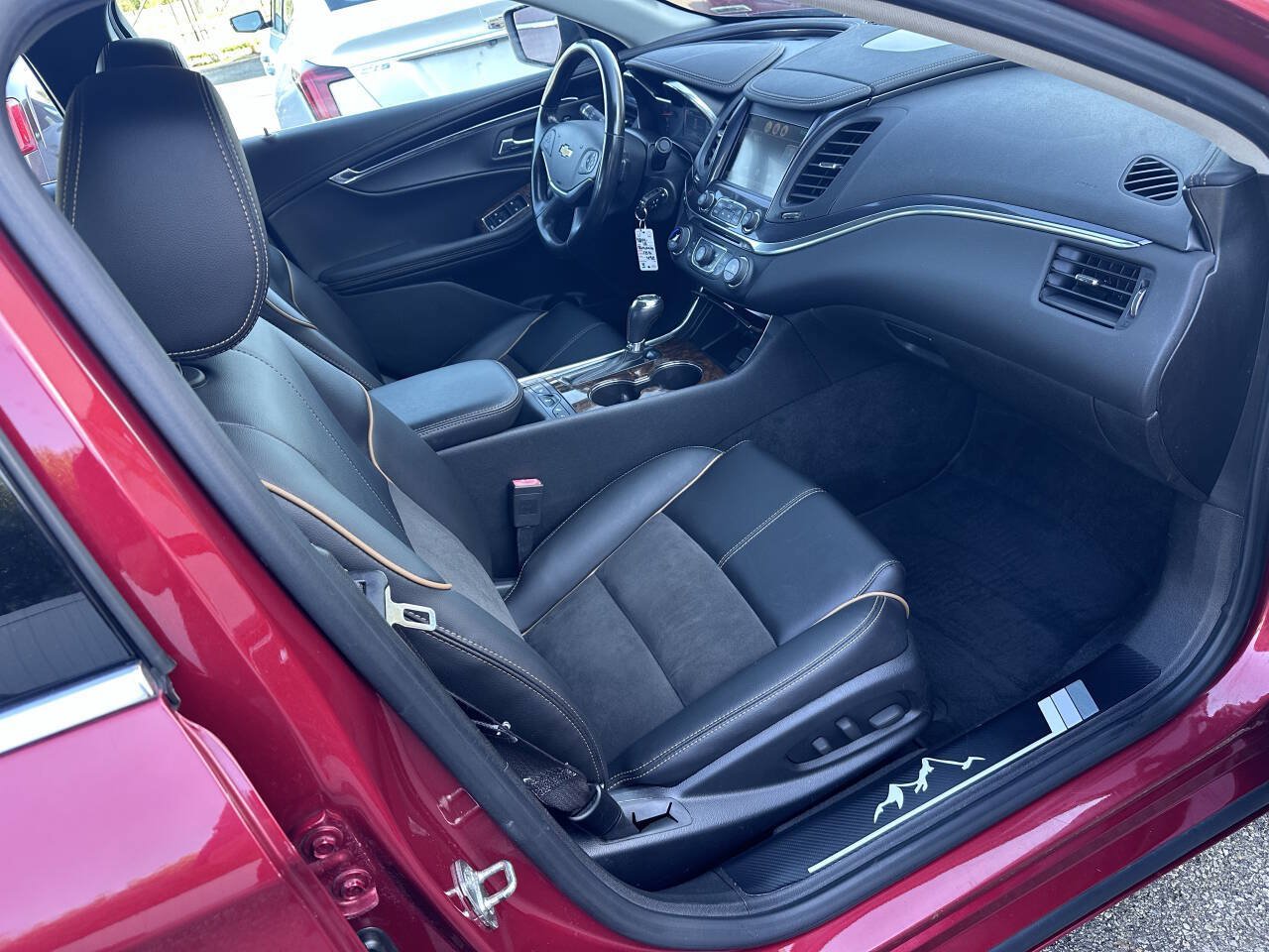 Used 2015 Chevrolet Impala LT w/ Convenience Package FWD image 36