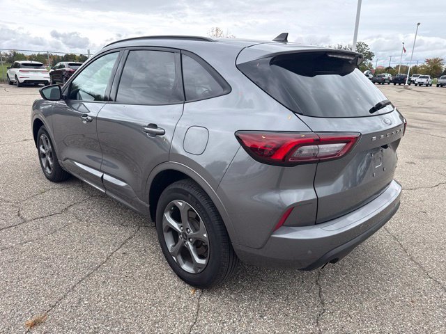 Used 2024 Ford Escape ST-Line w/ Tech Pack #1 AWD/4WD image 5