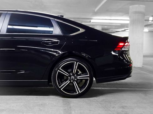 Used 2024 Honda Accord Sport image 17