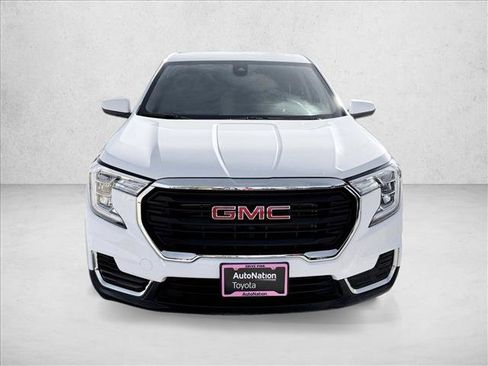 Used 2024 GMC Terrain SLE AWD/4WD image 2