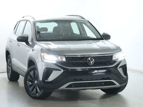 Used 2023 Volkswagen Taos S FWD image 2