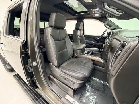 Certified 2022 Chevrolet Silverado 2500 High Country w/ Technology Package image 32