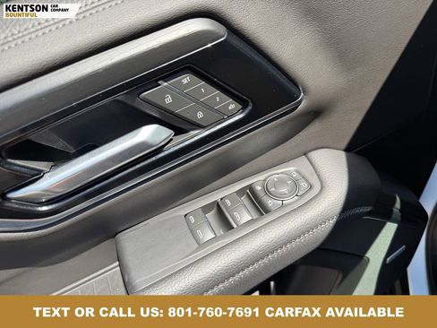 Used 2025 GMC Yukon XL Denali AWD/4WD image 19