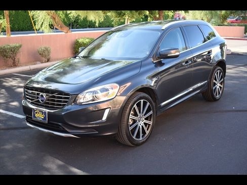 Used 2016 Volvo XC60 T5 Platinum FWD image 3