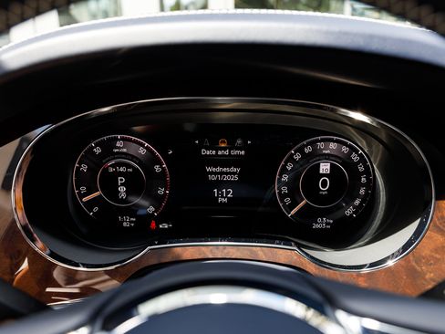 Certified 2024 Bentley Bentayga image 22