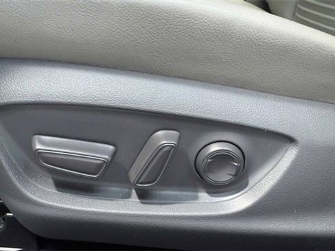 Used 2019 Toyota Camry SE image 22