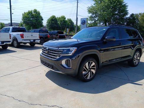 New 2026 Volkswagen Atlas SE FWD image 3