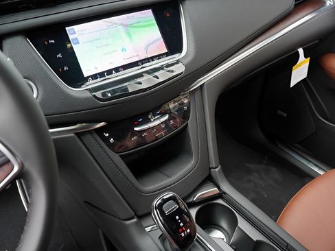 New 2025 Cadillac XT5 Sportv w/ Technology Package AWD/4WD image 14