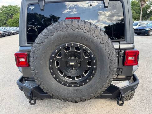 Used 2018 Jeep Wrangler Unlimited Sahara image 36