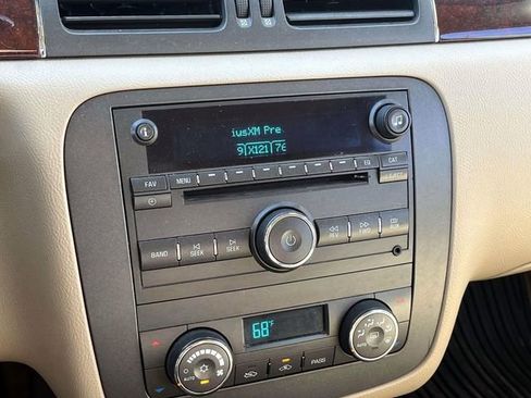 Used 2009 Buick Lucerne CXL image 22