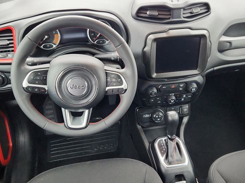 Used 2023 Jeep Renegade Trailhawk image 12