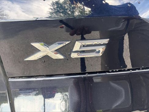 Used 2022 BMW X5 xDrive40i w/ M Sport Package image 32