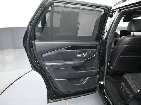 Certified 2025 Honda Pilot TrailSport image 27