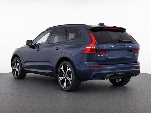 Used 2024 Volvo XC60 B5 Ultimate AWD/4WD image 3