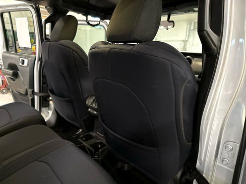 Used 2022 Jeep Gladiator Sport image 35