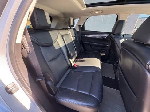 Used 2017 Cadillac XT5 Luxury image 32