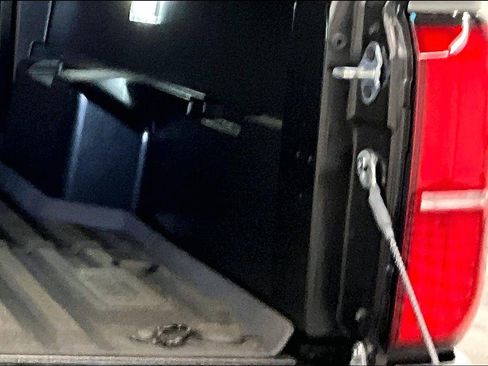 Used 2025 Toyota Tacoma SR5 AWD/4WD image 31