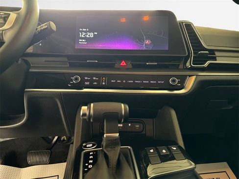 Certified 2023 Kia Sportage EX image 22