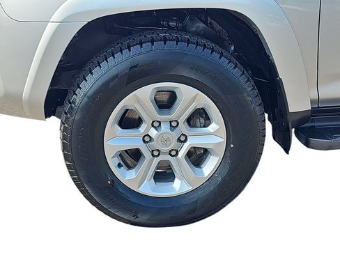 Used 2024 Toyota 4Runner SR5 AWD/4WD image 30