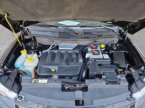 Used 2016 Jeep Compass Latitude image 29