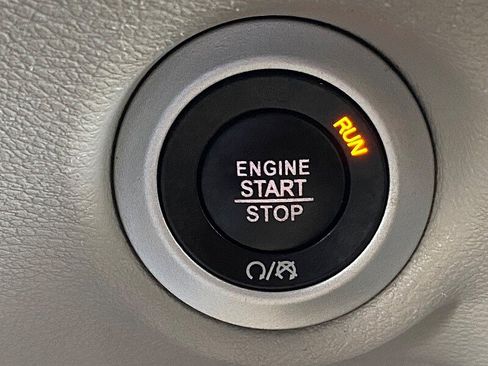 Used 2022 Chrysler Pacifica Touring-L FWD image 51