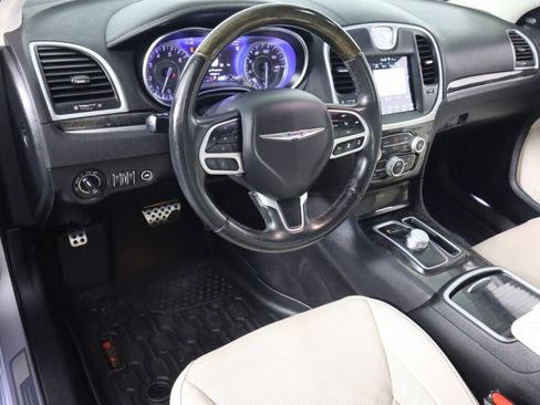 Used 2018 Chrysler 300 Limited w/ Safetytec Plus Group image 9