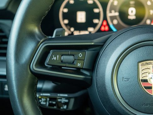 Certified 2025 Porsche 911 Carrera RWD image 21