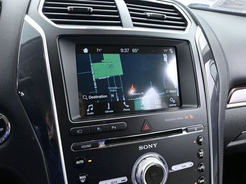 Used 2018 Ford Explorer Platinum AWD/4WD image 36