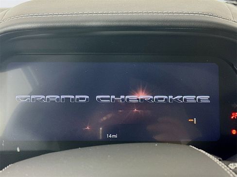 New 2025 Jeep Grand Cherokee Overland image 11