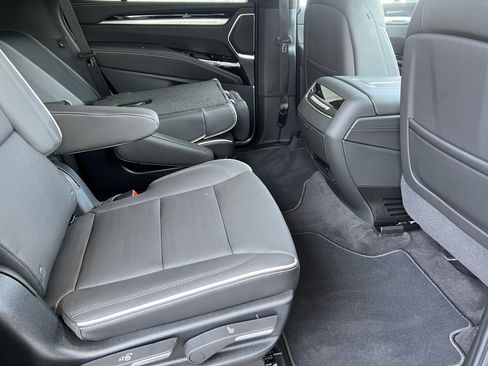 Used 2026 Cadillac Escalade Sport AWD/4WD image 25