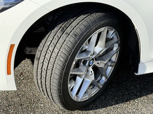 Used 2025 BMW 330i 330i w/ Premium Package image 18