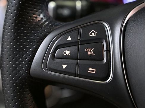 Used 2018 Mercedes-Benz GLC 300 4MATIC image 38