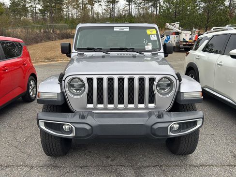 Used 2018 Jeep Wrangler Unlimited Sahara image 3