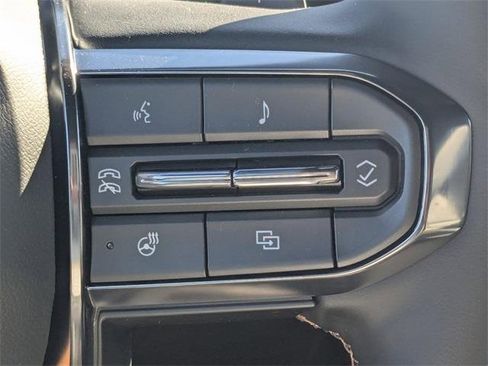 New 2025 GMC Acadia AT4 image 27