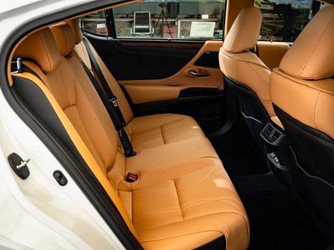 New 2025 Lexus ES 350 Ultra Luxury image 36