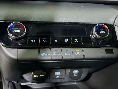 Certified 2025 Hyundai Elantra Sport w/ Cargo Package image 8