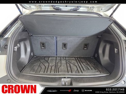 Used 2023 Chevrolet Bolt EUV Premier image 11