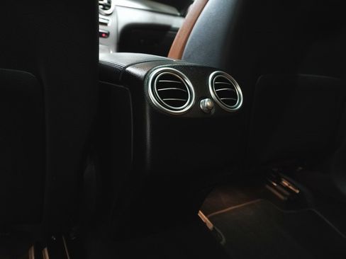 Used 2022 Mercedes-Benz GLC 300 4MATIC image 16